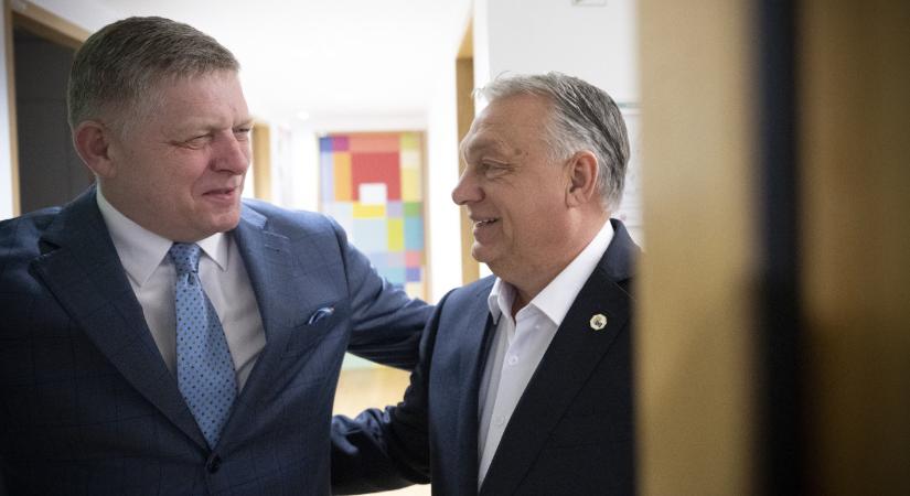 Robert Fico az ukrán elnök kijelentései után szolidaritását fejezte ki Orbán Viktor felé