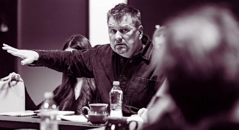 Készül az Addikt – Anger Zsolt a Magyar Színházban rendez