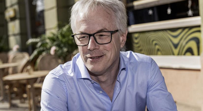 „Indul a tűzijáték, március 15-ig előkerülnek az első betárazott sztorik a pártok és a jelöltjeik ellen”