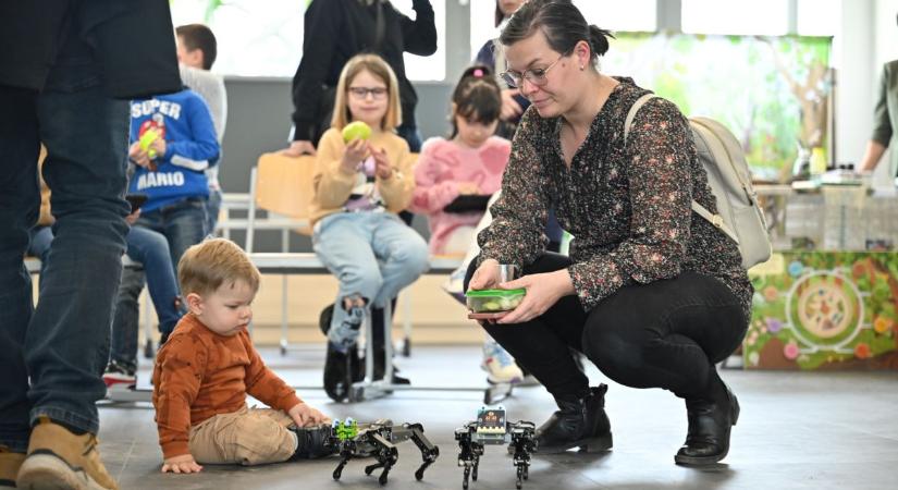 Az óvodások többsége már naponta használ okoseszközt – családi piknik segít eligazodni a digitális gyermekkor kérdéseiben