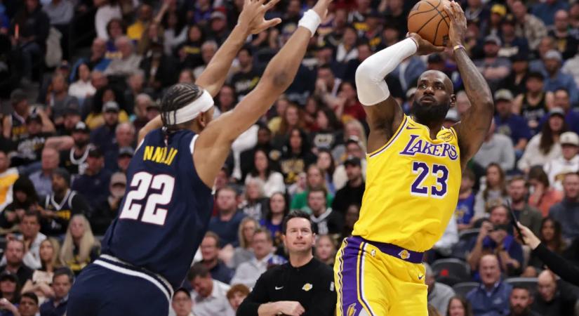 Rekord, sérülés, vereség – LeBron James furcsa estét zárt Denverben