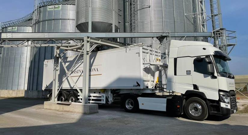 A sikkasztás gyanúja után állami pénzen segítik ki a Bászna Gabona dolgozóit