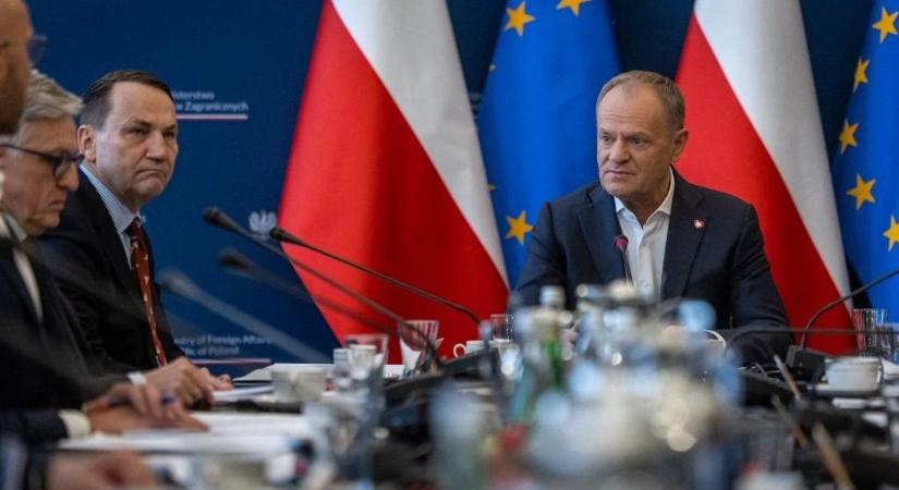 Váratlan lépésre készül Lengyelország: akkora összegek mennek a hadseregre, hogy veszélybe kerülhet az aranytartalék