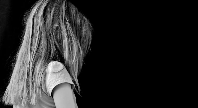 Pereljük a Szociális és Gyermekvédelmi Főigazgatóságot a gyerekbántalmazásokról szóló jelentésekért