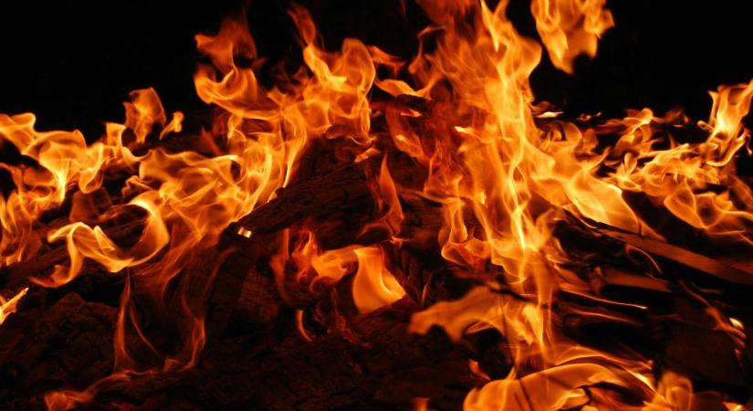 Benzinnel akarta felgyújtani a házat, ahol öt gyerek volt, a Debreceni Ítélőtáblán folytatódik az ügy
