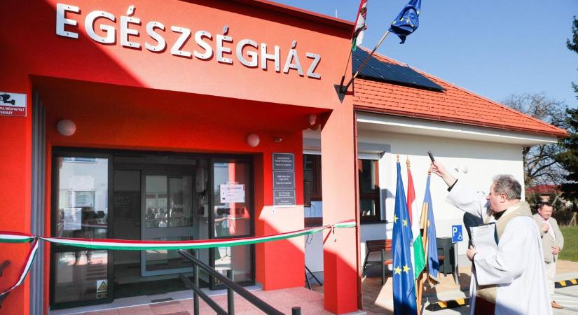Egészségház: a gondoskodás érezhető formája - Megújult az egészségház Csákánydoroszlóban
