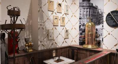 Volt, amikor halállal büntették a kávéfogyasztást – Megnéztük a Fő a kávé kiállítást