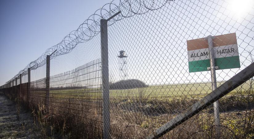 Újabb fél évvel meghosszabbították a bevándorlási válsághelyzetet