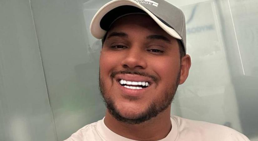 37 évesen lesz nagypapa a magyar énekes: 19 éves fia ajándékozza meg unokával