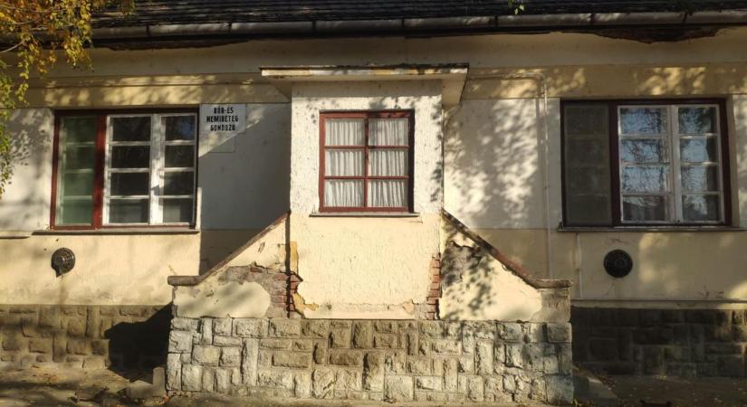 Hosszú évek után megújult – új korszak kezdődik a füredi tüdőgondozó épületében