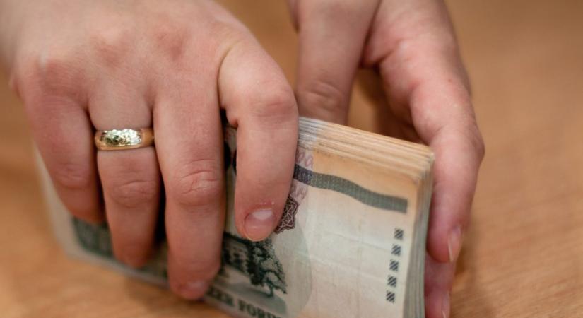 Nyugdíjpénzek: több mint 100 milliárd forint ment el tavaly az önkéntes nyugdíjpénztárakból lakáscélra