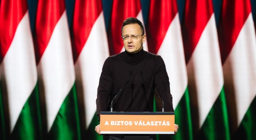 Elfogott ukránok ügye: Szijjártó „ukrán háborús maffiáról” beszél, az ukrán külügy óva int a Magyarországra utazástól