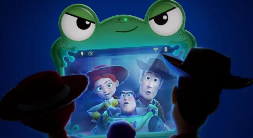 Beállított a Toy Story 5. nagy előzetesének magyar változata, amiben hőseink egy gyerektablettől rettegnek