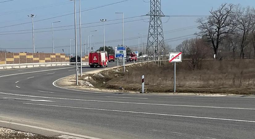 Nagy erőkkel vonult ki a tűzoltóság a Samsung gödi gyárához, de nem árulják el, miért