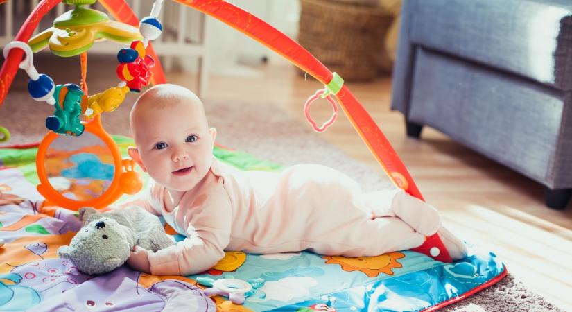 Állatos, járműves, játékokkal gazdagított – Cuki játszószőnyegek a babának a pocaidőhöz