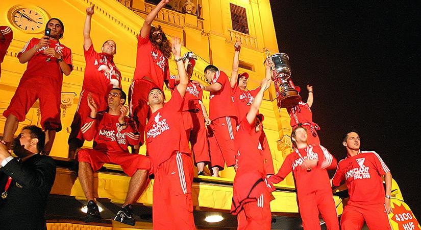 Egy meccsen sem esett még annyi gól, mint amennyit az Apolló mozi vásznán láthatunk