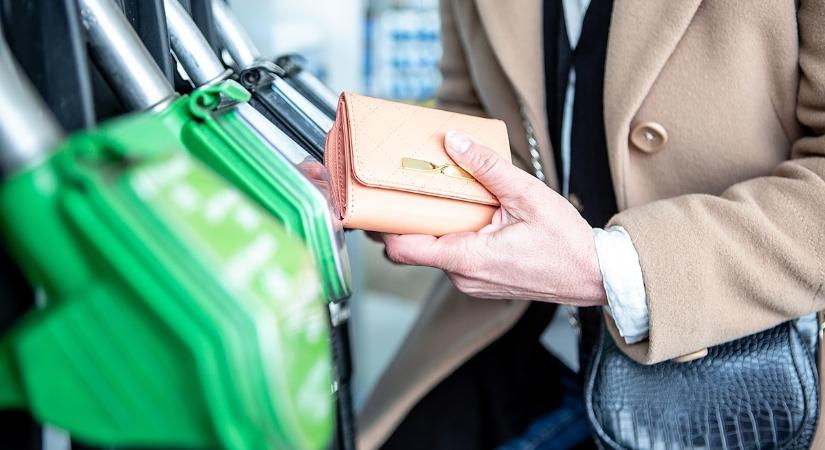 Újabb drágulás a kutakon: szombattól nagyot ugrik az üzemanyag ára