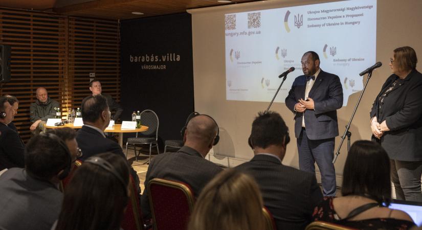 Kemény hangvételű beszédekben álltak ki Ukrajna mellett Lengyelország és a balti államok diplomatái