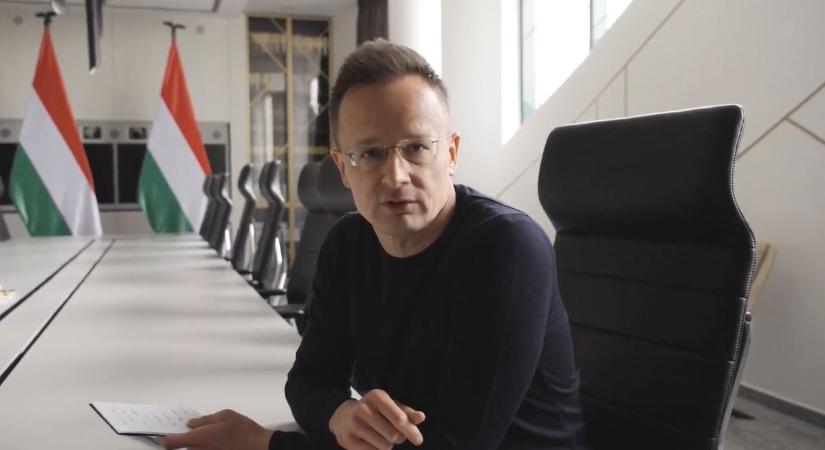 Szijjártó Péter kipakolt az ukrán aranykonvojról: felfoghatatlan készpénzt hurcoltak át Magyarországon, a kormány azonnal válaszokat vár Zelenszkijéktől - "Kinek a pénze ez?"