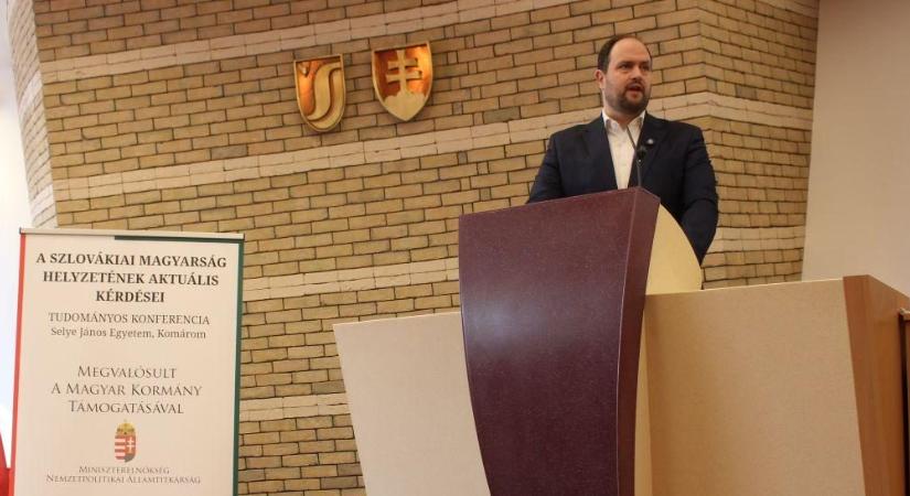 „Százezerrel kevesebben lettünk, de a sorsunk még a kezünkben van” – konferencia a felvidéki magyarság jövőjéről