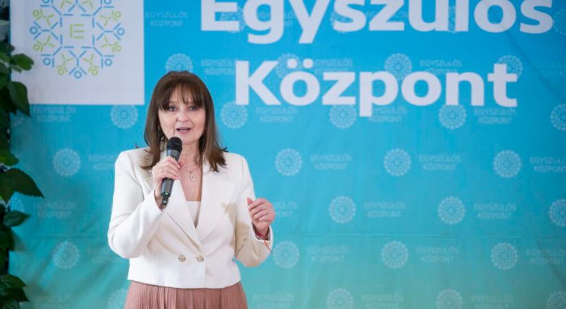 A határon túli magyar közösségekben az anyaországinál magasabb az egyszülősök aránya