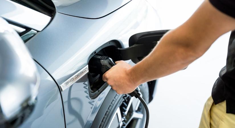 Tankolásnyi idő alatt töltheted az autót, nagy dobást jelentett be a BYD