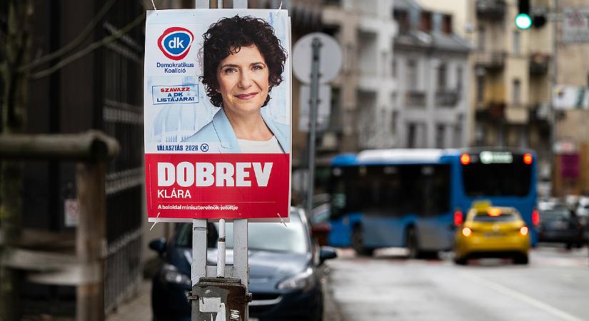 Sorra lopják el a DK plakátjait, kik az elkövetők?