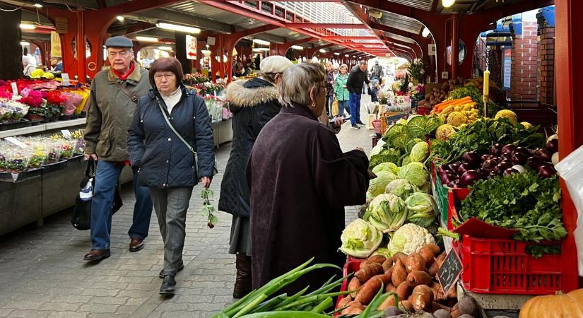 Gyönyörű virágokkal csalogat a piac (képgalériával, videóval)