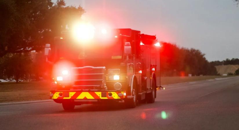 Tragikus tűzeset: kigyúlt a toronyház, egy férfi lezuhant