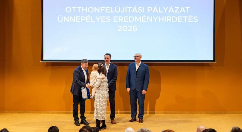 Ünnepélyes díjátadó Felcsúton: több mint 124 millió forinttal segítettek a Vál-Völgyben élő családokon