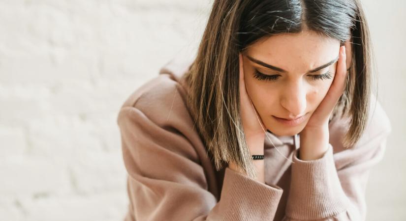 Életveszélyes csapdában a magyar nők? Megszólalt a szakértő, aki szerint a megfelelési kényszer csendben öl