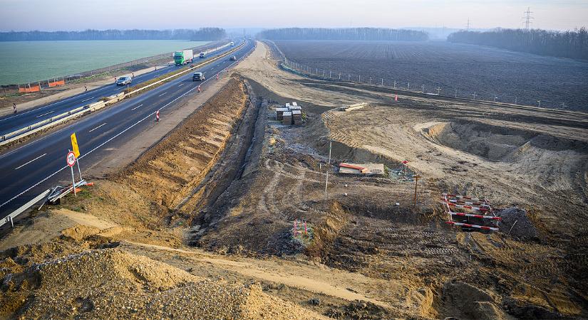 Egy jó ideig három kilométeren két sávra szűkül a debreceni északi elkerülő út