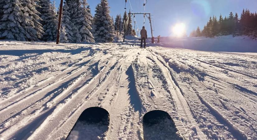 Ezen a hétvégén még lehet sízni a Hargita megyei sípályákon