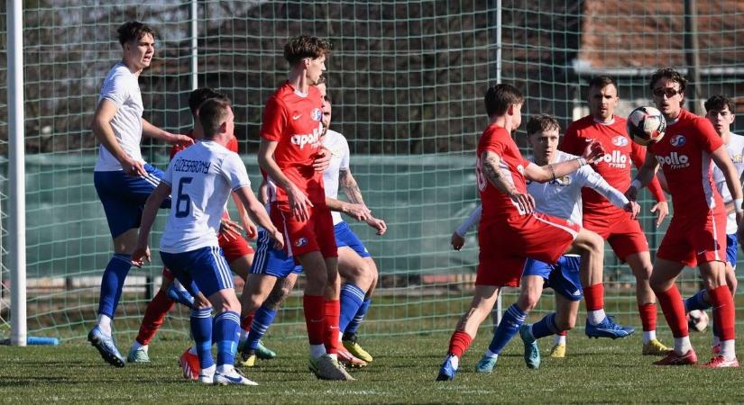 NB III.: Egerben a hölgyeknek a meccs előtt jön a meglepetés