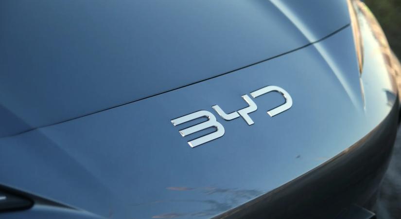 Vége a villanyautók legnagyobb problémájának? Megérkezett a 9 perc alatt feltölthető akkucsomag!