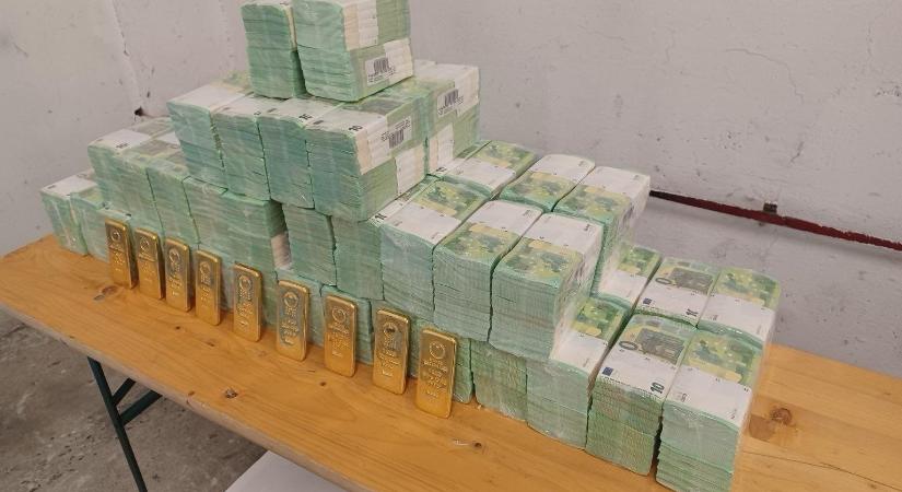 Lattmann Tamás: Nehezen értelmezhető a kiutasítás az ukrán pénzszállító esetében