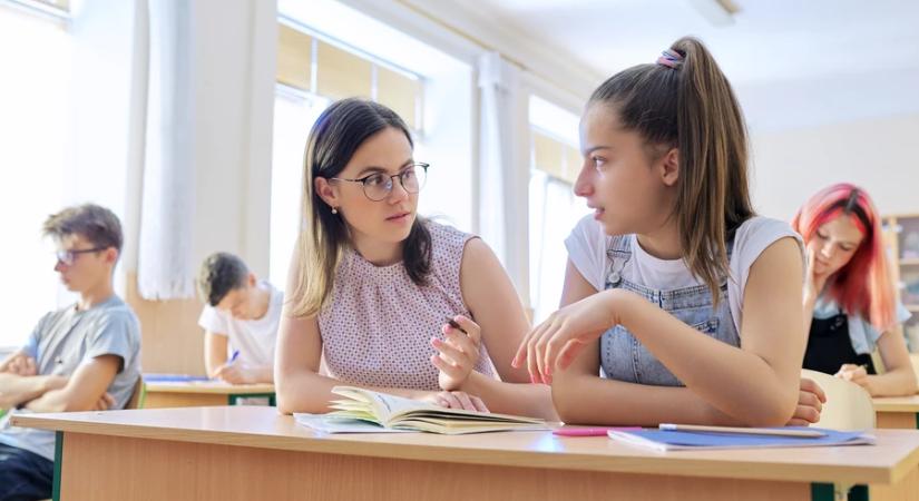 Így romlott a magyar diákok eredménye 20 év távlatában: történelmi a lemaradás