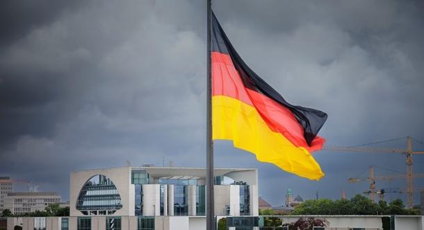 Németországban elítéltek egy kereskedőt, aki luxusautókat szállított Oroszországba