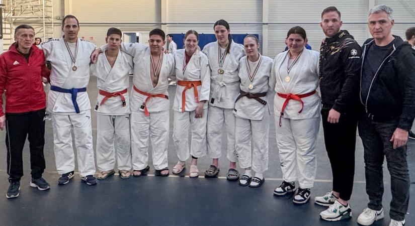 Szép eredményekkel tért haza a Leányvári SE a nemesvámosi judoversenyről