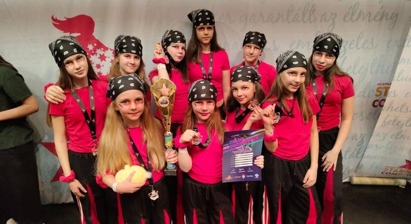 Taroltak Pakson: hét aranyat táncoltak össze a szekszárdi fiatalokat (fotókvideó)