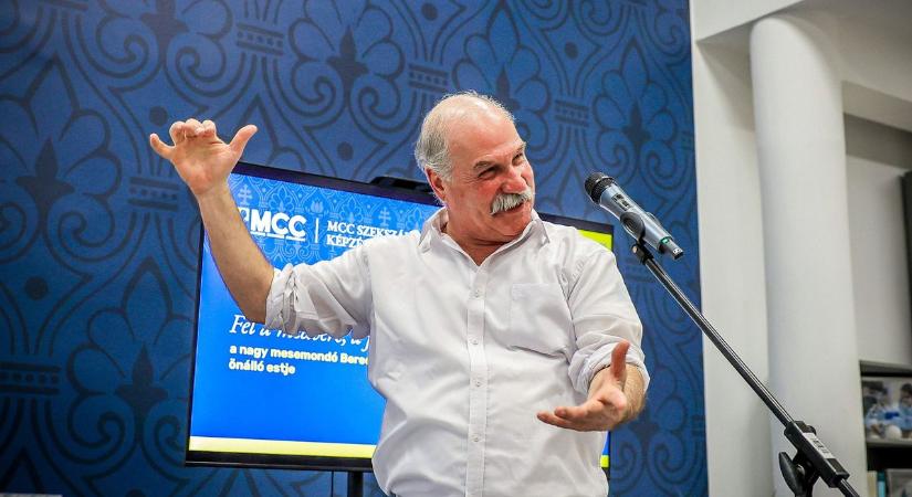 Nem akarták abbahagyni a nevetést: Berecz András teljesen elvarázsolta a szekszárdi közönséget (videó)