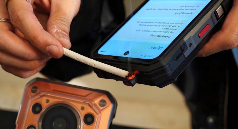 Az Oukitel új telefonja bárhol segít rágyújtani