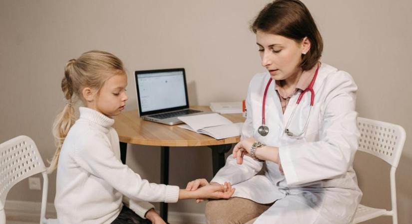 Gyermekorvos mondta el, ezeket soha nem csinálhatják a gyermekei