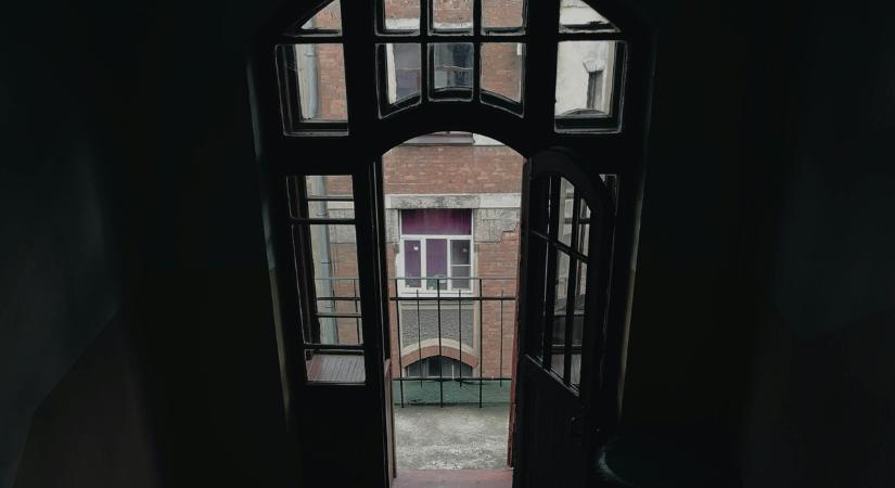 Kattant, drogos fantom tombol Újbudán – nem hiszed el, mit művel a nő