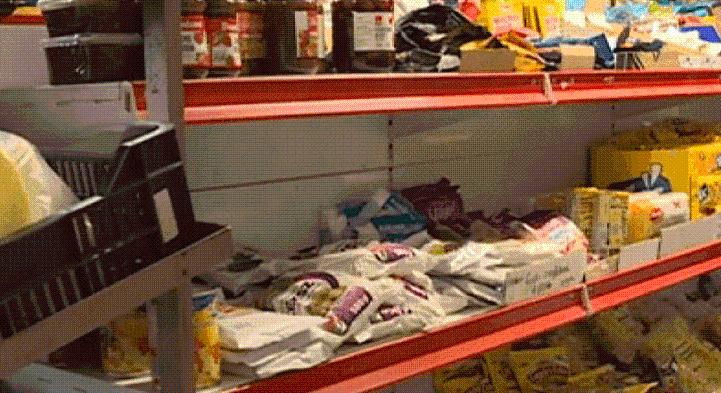 A kormány döntésének épp azok a kisboltok isszák meg a levét, amiknek kedvezni akartak