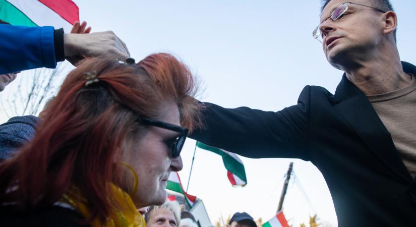 Az ukránok elleni tüntetésen látszott, itt mindenért is Magyar Péter lesz a felelős