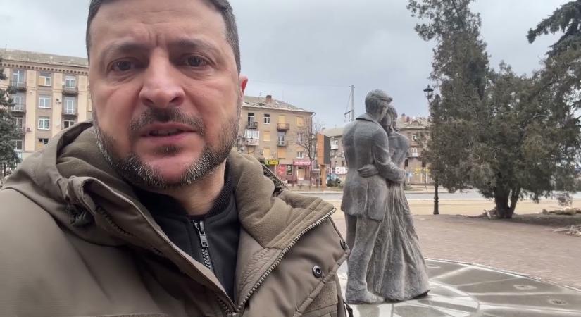 Zelenszkij Donbászba látogatott, ahol Oroszország tavasszal offenzívára készül