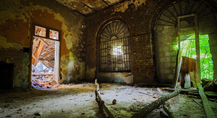 Tízezreket érő múzeumi tárgyat találtak a mátrai kísértetszállóban, rendkívüli látvány fogadta az urbexeseket