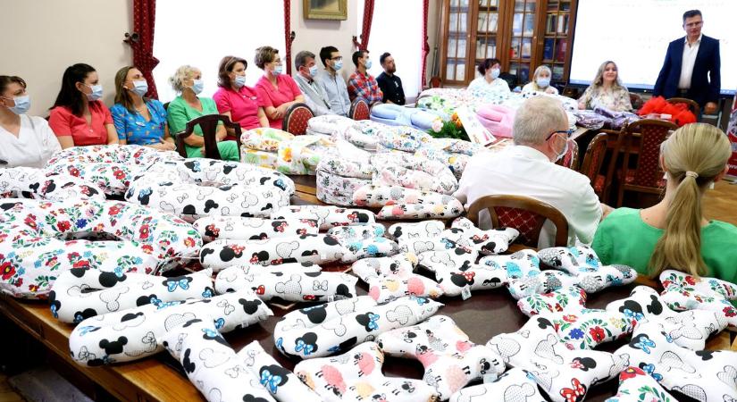 Etelka utolsó kívánságából életmentő örökség lett: a Plüss Kommandóval együtt mentik a babák életét