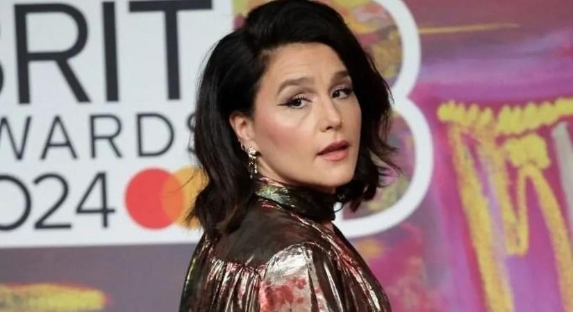 Szexi cowboy, domináns énekesnő, forró jelenetek – egy újabb botrányos videóklip